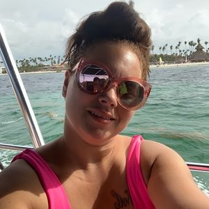 Meet your Posher, Janet